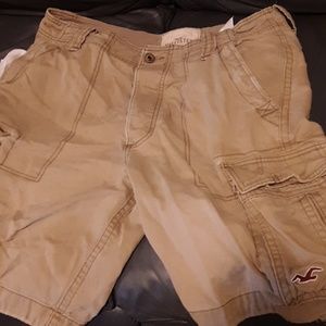 Hollister cargos